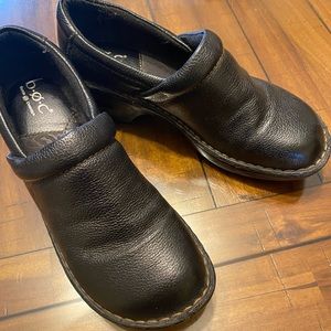 Black women’s shoes size 8